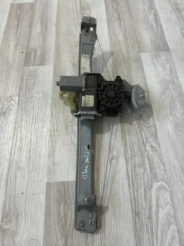 RENAULT CLİO 4 SOL ÖN CAM KRİKOSU 128001092-02 – RENAULT CLİO 4 SOL ÖN CAM KRİKOSU 128001092-02 – fotoğraf 1