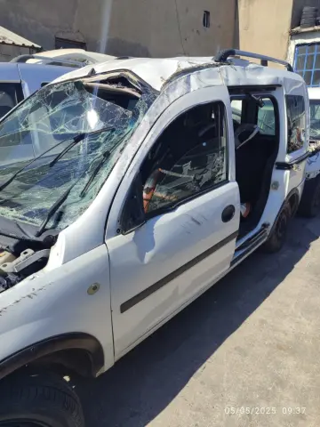 OPEL COMBO SOL ÖN KAPI DOLU DOLU BOŞ ÇIKMA ORJİNAL – OPEL COMBO SOL ÖN KAPI DOLU DOLU BOŞ ÇIKMA ORJİNAL – fotoğraf 1