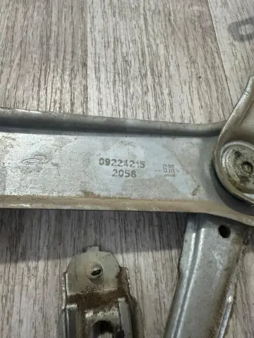 OPEL COMBO SOL ÖN CAM KRİKOSU ÇIKMA ORJİNAL 092242152056 – OPEL COMBO SOL ÖN CAM KRİKOSU ÇIKMA ORJİNAL 092242152056 – fotoğraf 3