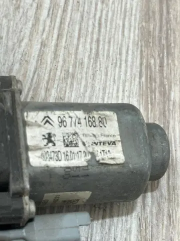 PEUGEOT 301 SAG ÖN CAM KRİKOSU 9677416880 – PEUGEOT 301 SAG ÖN CAM KRİKOSU 9677416880 – fotoğraf 4