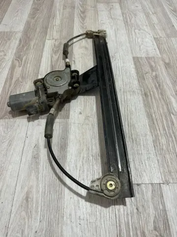 FİAT DOBLO SOL ÖN CAM KRİKOSU 46819653 – FİAT DOBLO SOL ÖN CAM KRİKOSU 46819653 – fotoğraf 3
