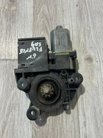 RENAULT FLUENCE SAG ÖN CAM MOTORU ÇIKMA ORJİNAL 807301111R – RENAULT FLUENCE SAG ÖN CAM MOTORU ÇIKMA ORJİNAL 807301111R – fotoğraf 1