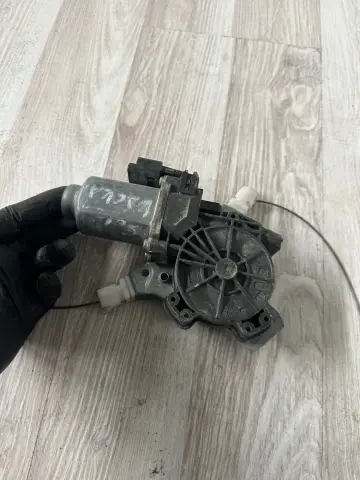 NİSSAN QASHQAİ SOL ÖN CAM MOTORU 402035J – NİSSAN QASHQAİ SOL ÖN CAM MOTORU 402035J – fotoğraf 3