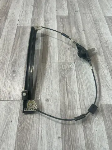 FİAT DOBLO SAG ÖN CAM KRİKOSU 0517117500 – FİAT DOBLO SAG ÖN CAM KRİKOSU 0517117500 – fotoğraf 1