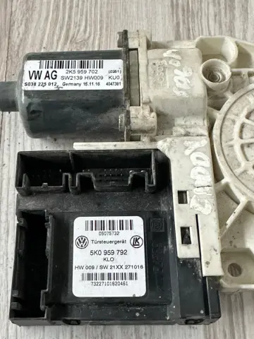 VOLKSWAGEN CADDY SAG ÖN CAM MOTORU 5K0959792 – VOLKSWAGEN CADDY SAG ÖN CAM MOTORU 5K0959792 – fotoğraf 2