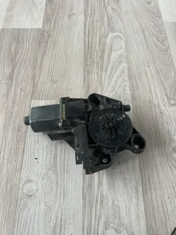 RENAULT FLUENCE SOL ÖN CAM MOTORU 0130822479 – RENAULT FLUENCE SOL ÖN CAM MOTORU 0130822479 – fotoğraf 1