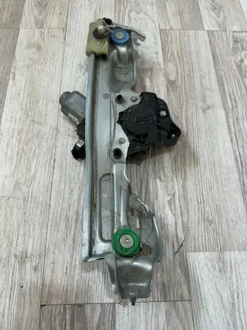 RENAULT MEGANE 4 SOL ÖN CAM KRİKOSU 430106F0 – RENAULT MEGANE 4 SOL ÖN CAM KRİKOSU 430106F0 – fotoğraf 3