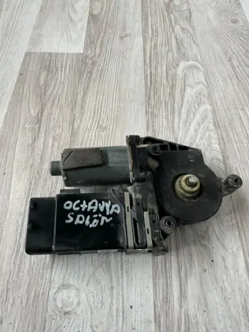 SKODA OCTAVİA SAG  ÖN CAM MOTORU 05074260 – SKODA OCTAVİA SAG  ÖN CAM MOTORU 05074260 – fotoğraf 1