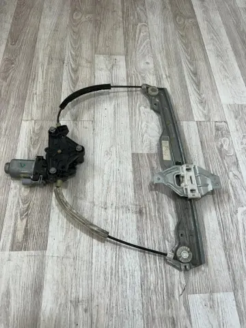 PEUGEOT 301 SAG ÖN CAM KRİKOSU 9677416880 – PEUGEOT 301 SAG ÖN CAM KRİKOSU 9677416880 – fotoğraf 1