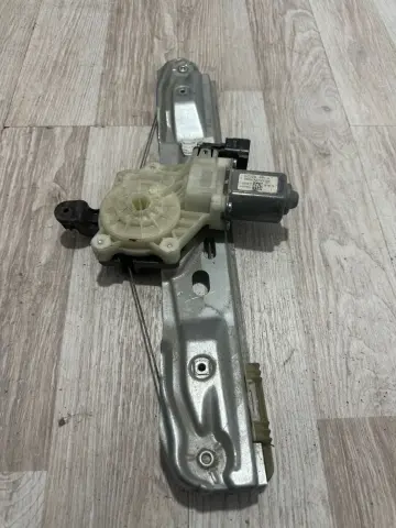 FORD FOCUS 3 SAG ARKA CAM KRİKOSU MB51-A27001 – FORD FOCUS 3 SAG ARKA CAM KRİKOSU MB51-A27001 – fotoğraf 1
