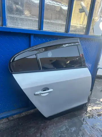 RENAULT FLUENCE SAG  ARKA KAPI DOLU BOŞ ÇIKMA – RENAULT FLUENCE SAG  ARKA KAPI DOLU BOŞ ÇIKMA – fotoğraf 4