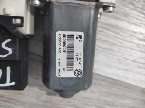 VOLKSWAGEN TİGUAN SOL ARKA CAM MOTORU C03385-480 – VOLKSWAGEN TİGUAN SOL ARKA CAM MOTORU C03385-480 – fotoğraf 2