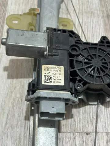 RENAULT CLİO 4 SOL ARKA CAM KRİKOSU 128001502-B – RENAULT CLİO 4 SOL ARKA CAM KRİKOSU 128001502-B – fotoğraf 2