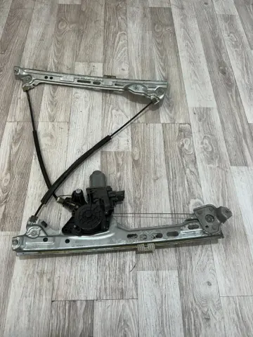 RENAULT MEGANE 4 SAG ÖN CAM KRİKOSU 430106F0 – RENAULT MEGANE 4 SAG ÖN CAM KRİKOSU 430106F0 – fotoğraf 1