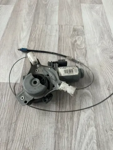 NİSSAN QASHQAİ SOL ÖN CAM MOTORU 402035J – NİSSAN QASHQAİ SOL ÖN CAM MOTORU 402035J – fotoğraf 2