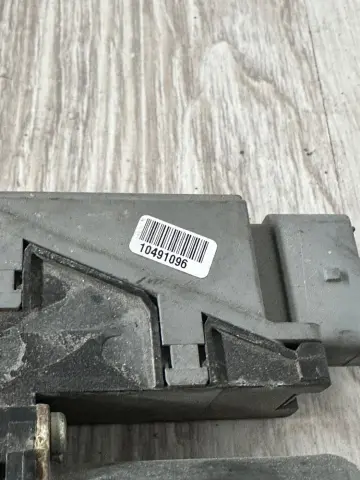 SKODA OCTAVİA ARKA CAM MOTORU 0130821731 – SKODA OCTAVİA ARKA CAM MOTORU 0130821731 – fotoğraf 3