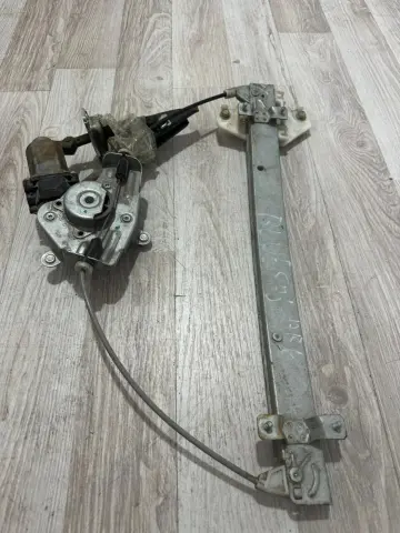 HYUNDAİ ACCENT BLUE SAG ARKA CAM KRİKOSU 82450-0U000 – HYUNDAİ ACCENT BLUE SAG ARKA CAM KRİKOSU 82450-0U000 – fotoğraf 1