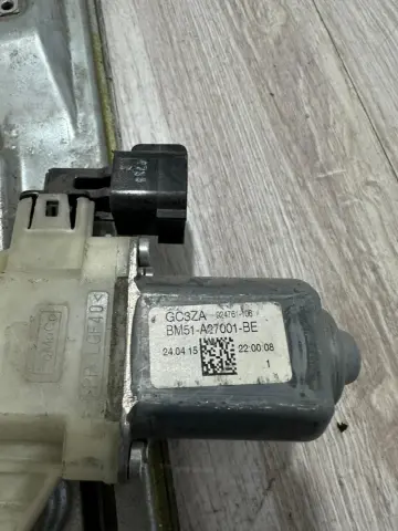 FORD FOCUS 3 SOL ARKA CAM KRİKOSU MB51-A27001 – FORD FOCUS 3 SOL ARKA CAM KRİKOSU MB51-A27001 – fotoğraf 2