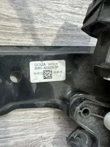 FORD FOCUS 3 SAG ÖN CAM KRİKOSU BM51-A23200 – FORD FOCUS 3 SAG ÖN CAM KRİKOSU BM51-A23200 – fotoğraf 3