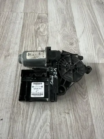 VOLKSWAGEN CADDY SOL ÖN CAM MOTORU 1K0959702J – VOLKSWAGEN CADDY SOL ÖN CAM MOTORU 1K0959702J – fotoğraf 1