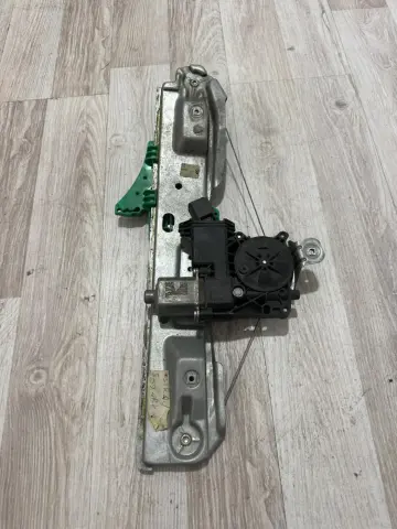 OPEL ASTRA SAG ARKA CAM KRİKOSU 91552101 – OPEL ASTRA SAG ARKA CAM KRİKOSU 91552101 – fotoğraf 2