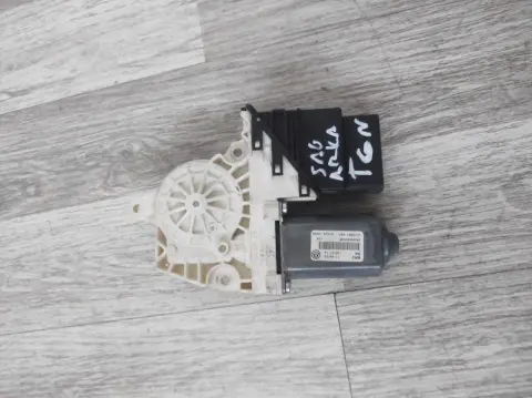 VOLKSWAGEN TİGUAN SAG ARKA CAM MOTORU 5N0959704F – VOLKSWAGEN TİGUAN SAG ARKA CAM MOTORU 5N0959704F – fotoğraf 1