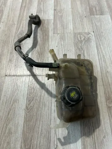 RENAULT FLUENCE RADYATÖR YEDEK SU DEPOSU  ÇIKMA – RENAULT FLUENCE RADYATÖR YEDEK SU DEPOSU  ÇIKMA – fotoğraf 3