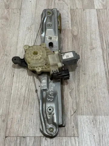 FORD FOCUS 3 SAG ARKA CAM KRİKOSU  BM51A27000BC – FORD FOCUS 3 SAG ARKA CAM KRİKOSU  BM51A27000BC – fotoğraf 1
