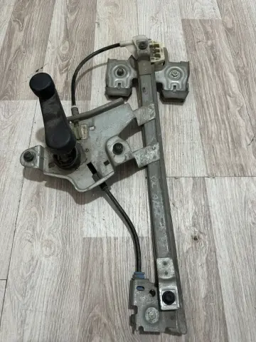 SKODA OCTAVİA  SOL ARKA CAM KRİKOSU 1U4839401 – SKODA OCTAVİA  SOL ARKA CAM KRİKOSU 1U4839401 – fotoğraf 2