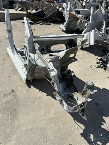 PEUGEOT 301 SAĞ ÖN ÇEYREK PODYE MARPİYEL – PEUGEOT 301 SAĞ ÖN ÇEYREK PODYE MARPİYEL – fotoğraf 1