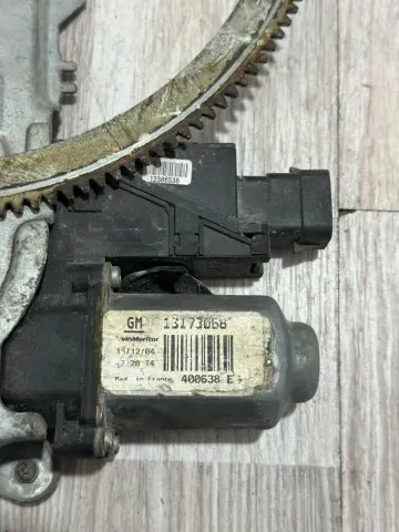 OPELCOMBO ÖN CAM KRİKOSU 12386536 – OPELCOMBO ÖN CAM KRİKOSU 12386536 – fotoğraf 3