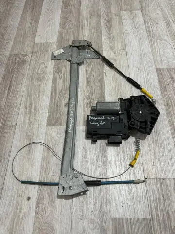 PEUGEOT 307 SAG ÖN CAM KRİKOSU 9634457480 – PEUGEOT 307 SAG ÖN CAM KRİKOSU 9634457480 – fotoğraf 1