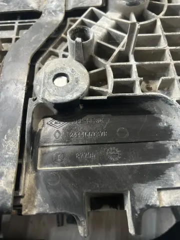 RENAULT FLUENCE AKÜ ALT TAPLASI ÇIKMA 244466737R – RENAULT FLUENCE AKÜ ALT TAPLASI ÇIKMA 244466737R – fotoğraf 5