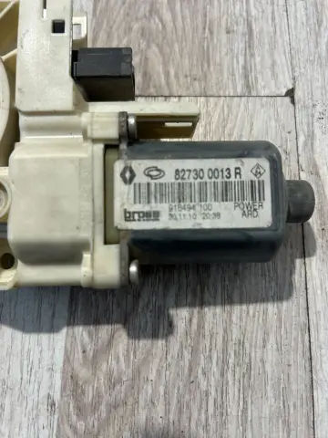 RENAULT FLUENCE SAG ARKA CAM MOTORU ÇIKMA 827300013R – RENAULT FLUENCE SAG ARKA CAM MOTORU ÇIKMA 827300013R – fotoğraf 4