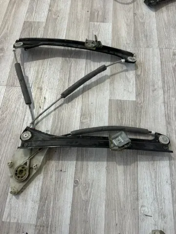 VOLKWSVAGEN POLO SOL ÖN CAM KRİKOSU 6R4837461 – VOLKWSVAGEN POLO SOL ÖN CAM KRİKOSU 6R4837461 – fotoğraf 2