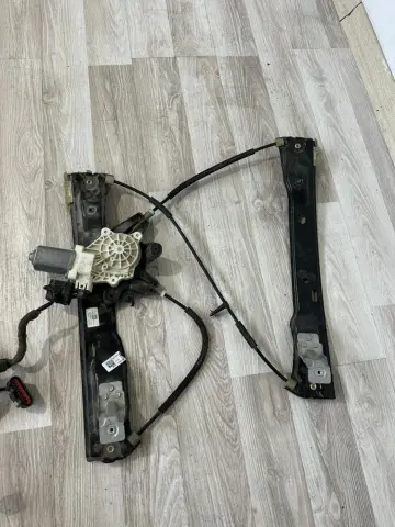 FORD FOCUS 3 SAG ÖN CAM KRİKOSU BM51-A23200 – FORD FOCUS 3 SAG ÖN CAM KRİKOSU BM51-A23200 – fotoğraf 1