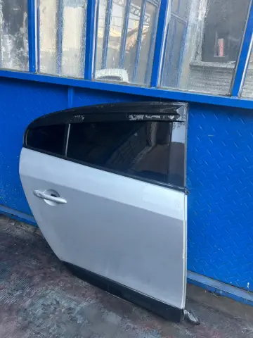RENAULT FLUENCE SAG  ARKA KAPI DOLU BOŞ ÇIKMA – RENAULT FLUENCE SAG  ARKA KAPI DOLU BOŞ ÇIKMA – fotoğraf 3