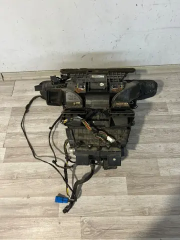 RENAULT FLUENCE KALORİFER KUTUSU ÇIKMA 272700044R – RENAULT FLUENCE KALORİFER KUTUSU ÇIKMA 272700044R – fotoğraf 1