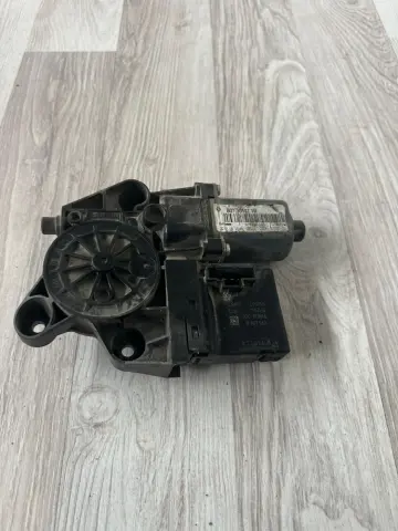 RENAULT FLUENCE SAG ÖN CAM MOTORU 807301111R – RENAULT FLUENCE SAG ÖN CAM MOTORU 807301111R – fotoğraf 2