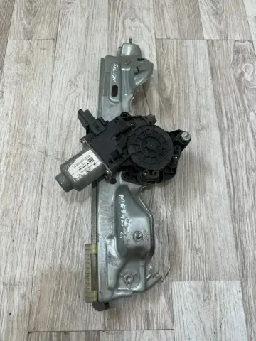 RENAULT MEGANE 4 SOL ÖN CAM KRİKOSU 430106F0 – RENAULT MEGANE 4 SOL ÖN CAM KRİKOSU 430106F0 – fotoğraf 1