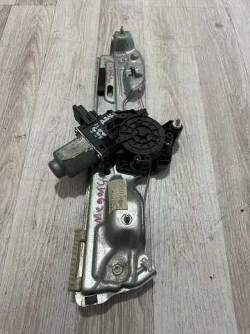 RENAULT MEGANE 4  SAG ARKA CAM KRİKOSU 827204567R – RENAULT MEGANE 4  SAG ARKA CAM KRİKOSU 827204567R – fotoğraf 1