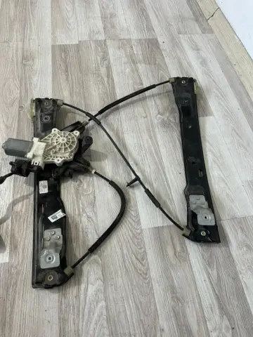 FORD FOCUS 3 SAG ÖN CAM KRİKOSU BM51-A23200 – FORD FOCUS 3 SAG ÖN CAM KRİKOSU BM51-A23200 – fotoğraf 2