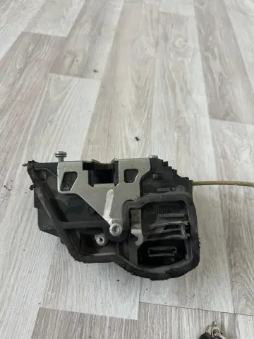 BMW F,10 SOL ARKA KAPI KİLİDİ 7229460 – kapı kilitleri (İlan No: 2373)