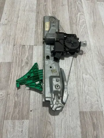 OPEL ASTRA SOL ARKA CAM KRİKOSU 915345105 – OPEL ASTRA SOL ARKA CAM KRİKOSU 915345105 – fotoğraf 3