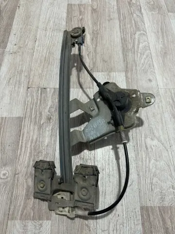 SKODA OCTAVİA SAG ARKA CAM KRİKOSU 1U4839402E – SKODA OCTAVİA SAG ARKA CAM KRİKOSU 1U4839402E – fotoğraf 1