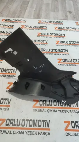 FORD FOCUS 3 BAGAJ EŞİK KAPLAMASİ BM51F312A15A – FORD FOCUS 3 BAGAJ EŞİK KAPLAMASİ BM51F312A15A – fotoğraf 2
